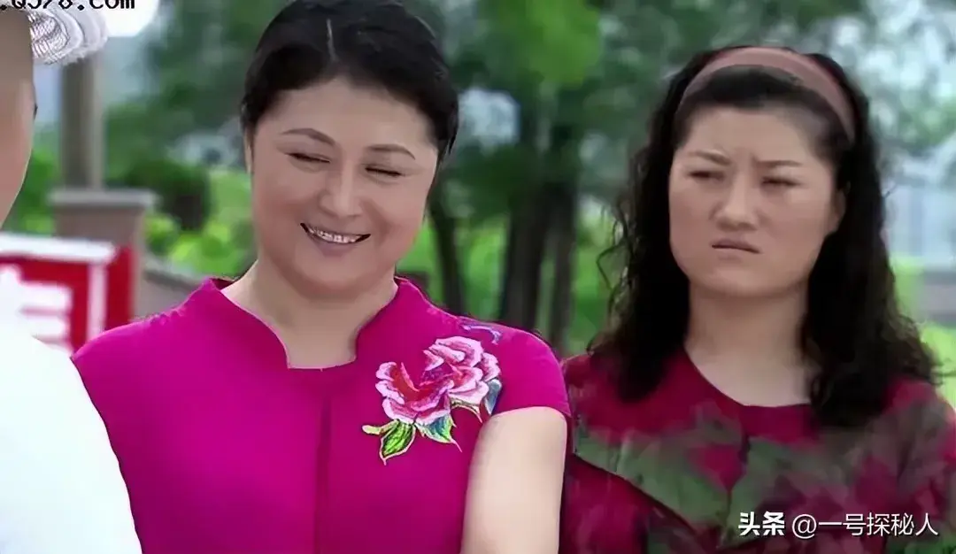 乡村爱情谢大脚:东北大地上的传奇女神,她的故事为何如此牵动人心?