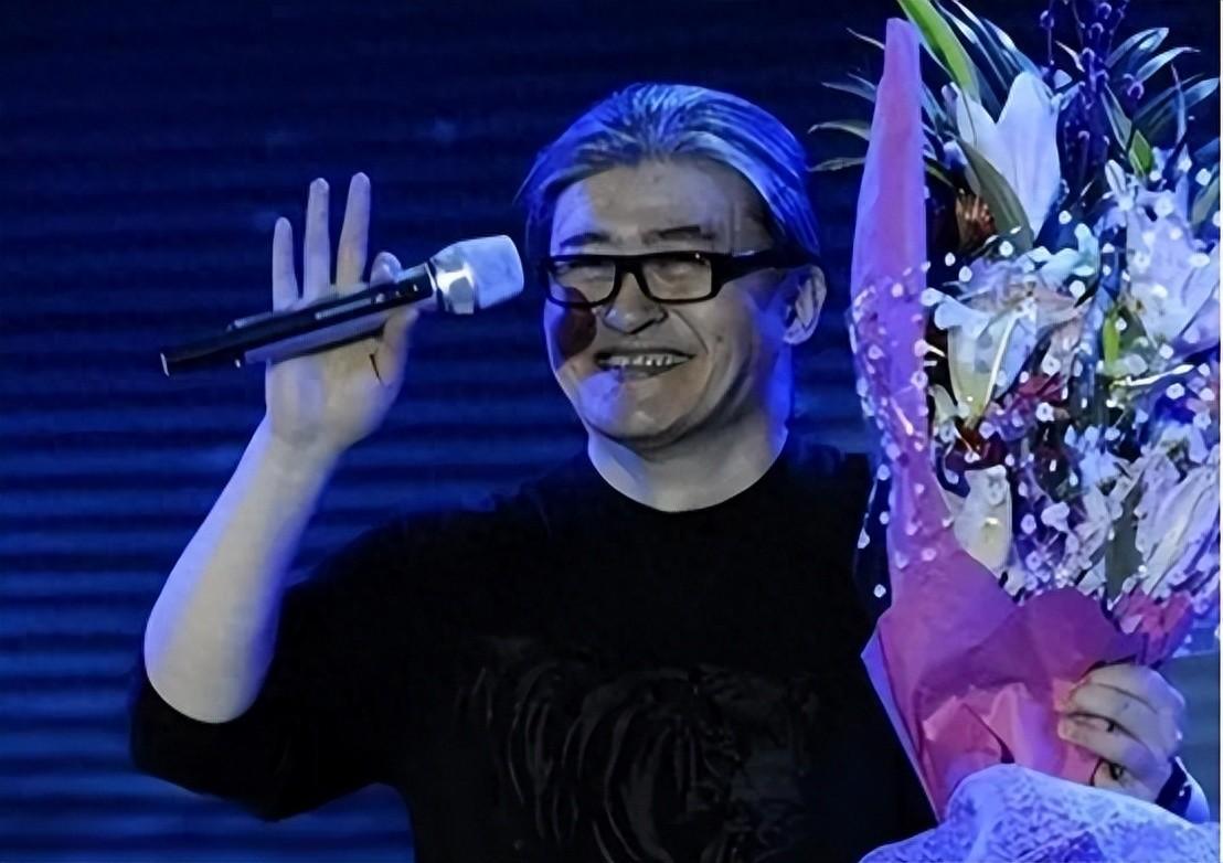 刘欢老师从光芒四射到满头白发,背后原因令人唏嘘