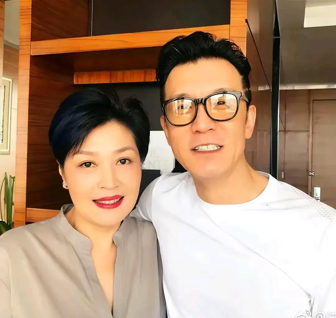 揭秘李咏生命终章:爱的绝唱与跨越生死的抉择