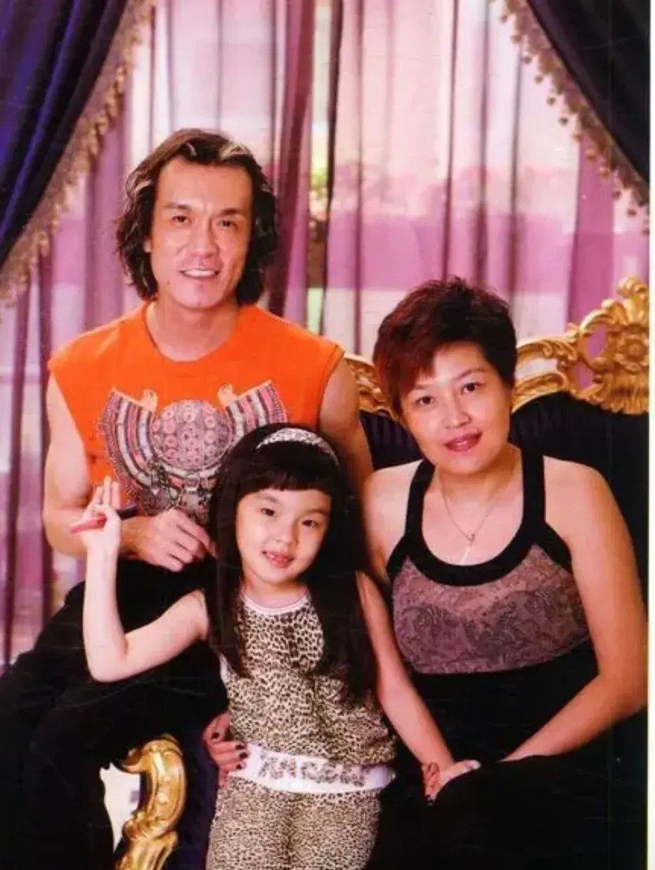 揭秘李咏生命终章:爱的绝唱与跨越生死的抉择