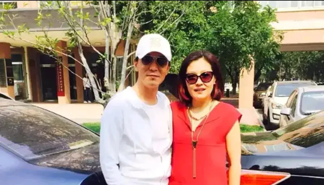 揭秘李咏生命终章:爱的绝唱与跨越生死的抉择
