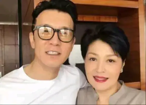 揭秘李咏生命终章:爱的绝唱与跨越生死的抉择