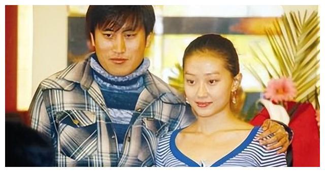 蒋依杉吴云飞直播互动引关注,戏里戏外关系大揭秘