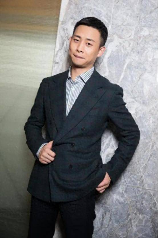 张译分享与孙俪合作趣事,拍戏时孙俪老公抱孩子探班,幕后温情满满