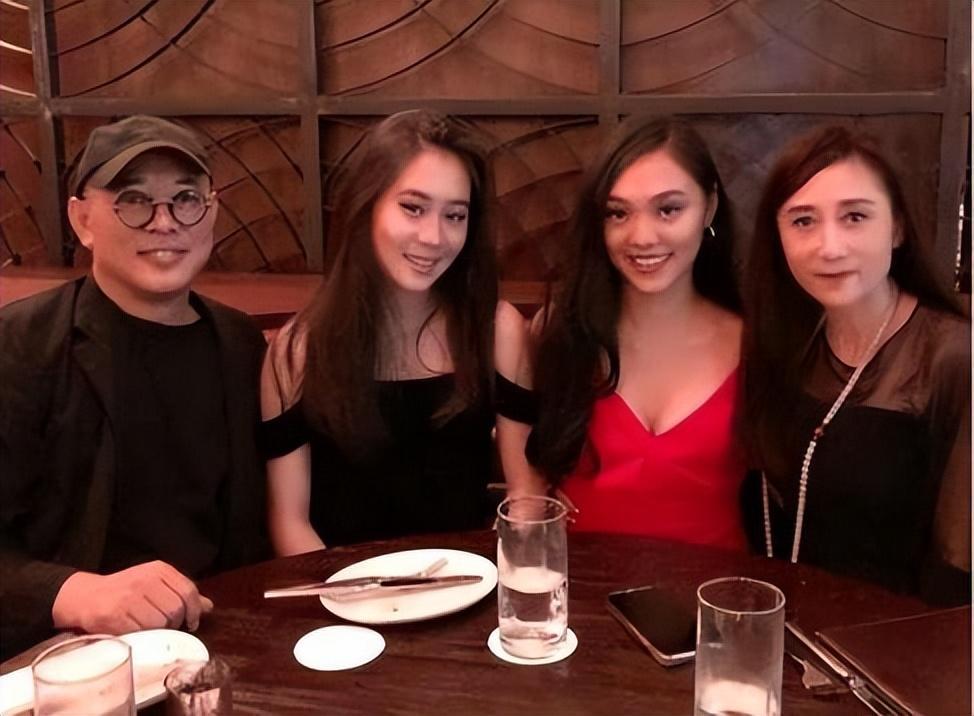 李连杰利智 34 年爱情长跑,背后故事令人唏嘘