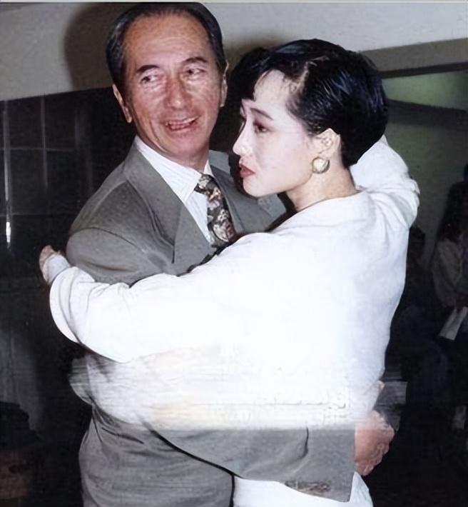 李连杰利智 34 年爱情长跑,背后故事令人唏嘘