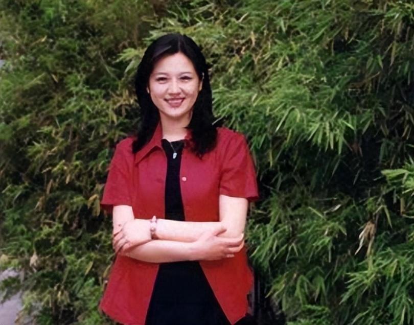 王欢:才华横溢的女主持人,悄然离开公众视野的背后故事