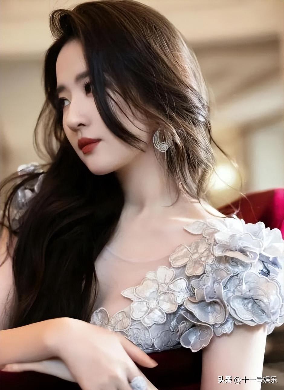 揭秘吻戏背后的压力与挣扎:吴彦祖何美钿水下亲吻镜头的幕后故事