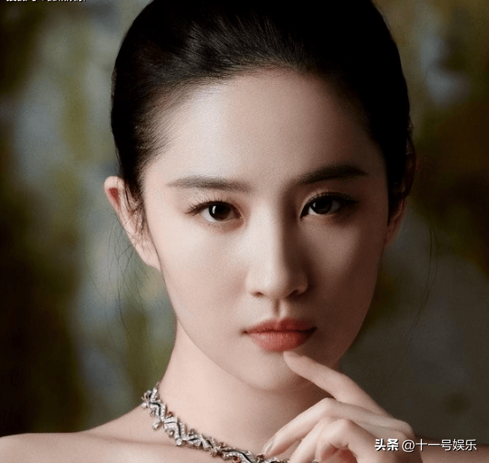 揭秘吻戏背后的压力与挣扎:吴彦祖何美钿水下亲吻镜头的幕后故事