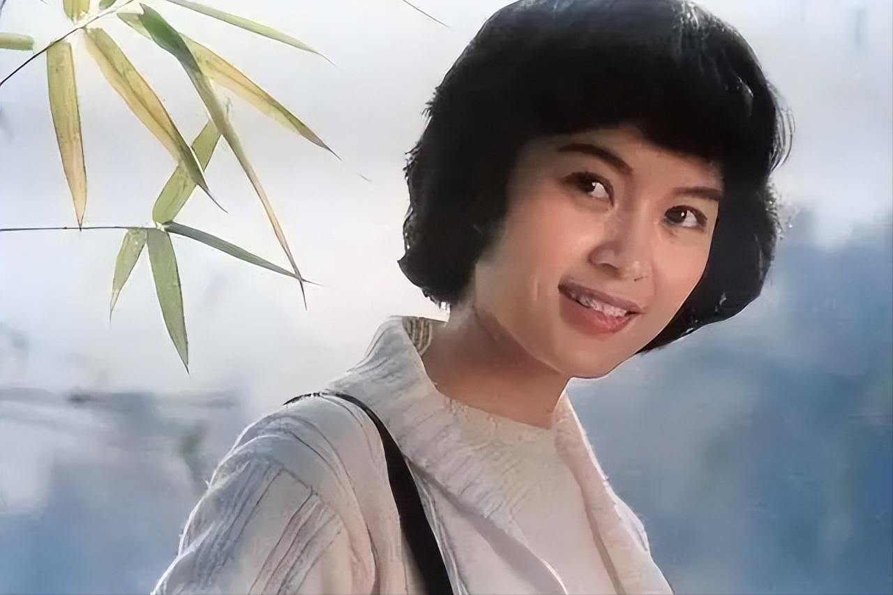 李小璐妈妈张伟欣:从舞蹈演员到影坛金花,她的传奇人生