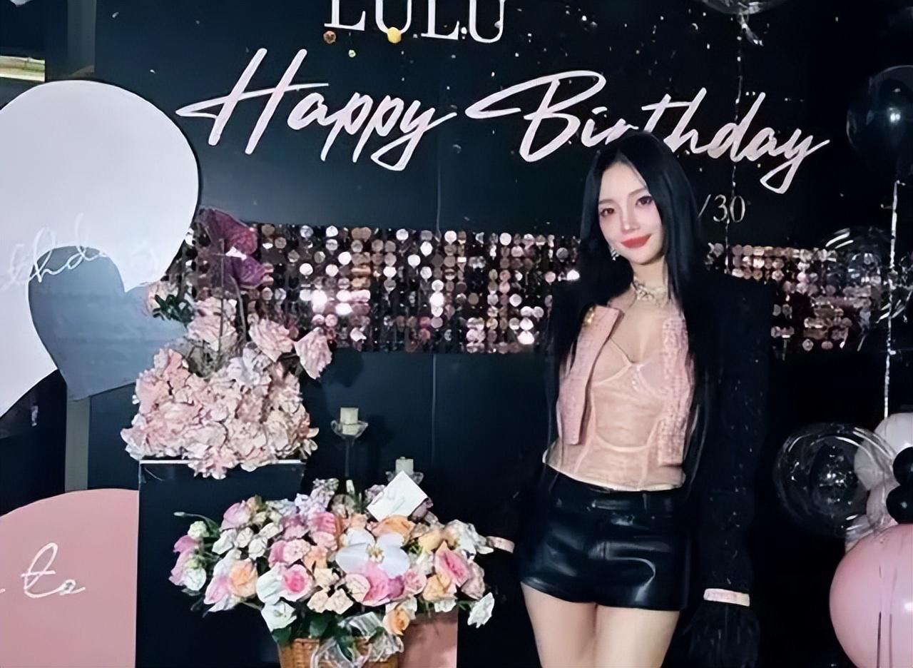 李小璐妈妈张伟欣:从舞蹈演员到影坛金花,她的传奇人生