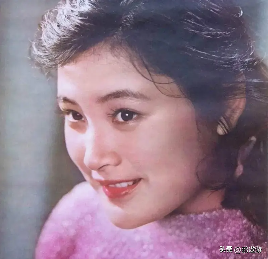春晚风波:她领养孩子后又抛弃,还跑到国外演绎不堪角色,到底说了什么?
