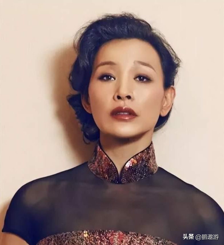 春晚风波:她领养孩子后又抛弃,还跑到国外演绎不堪角色,到底说了什么?