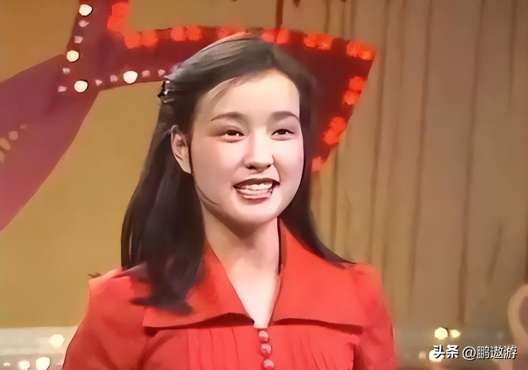 春晚风波:她领养孩子后又抛弃,还跑到国外演绎不堪角色,到底说了什么?