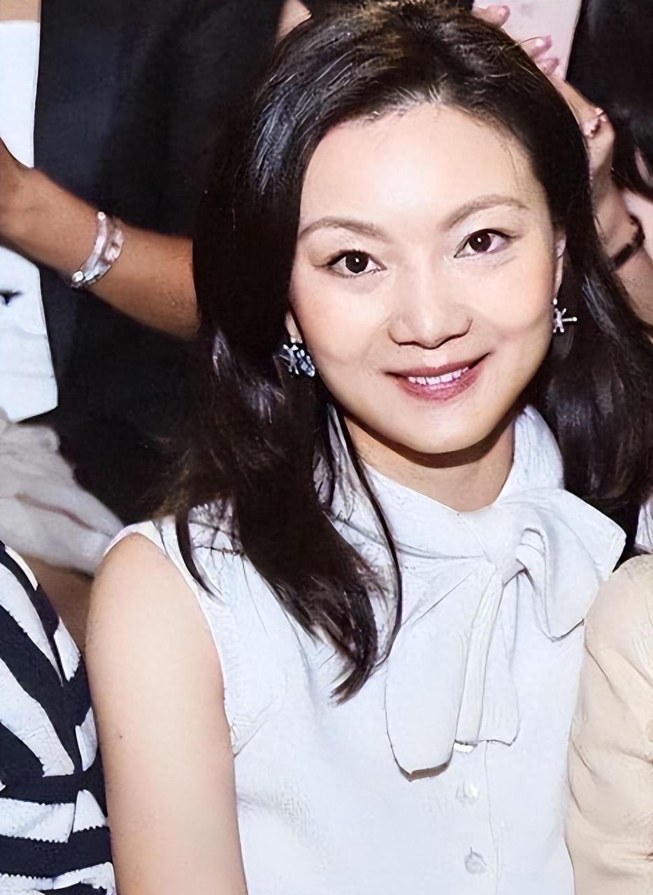 张艺谋与陈婷的爱情故事:从选角到怀孕,娱乐圈的佳话