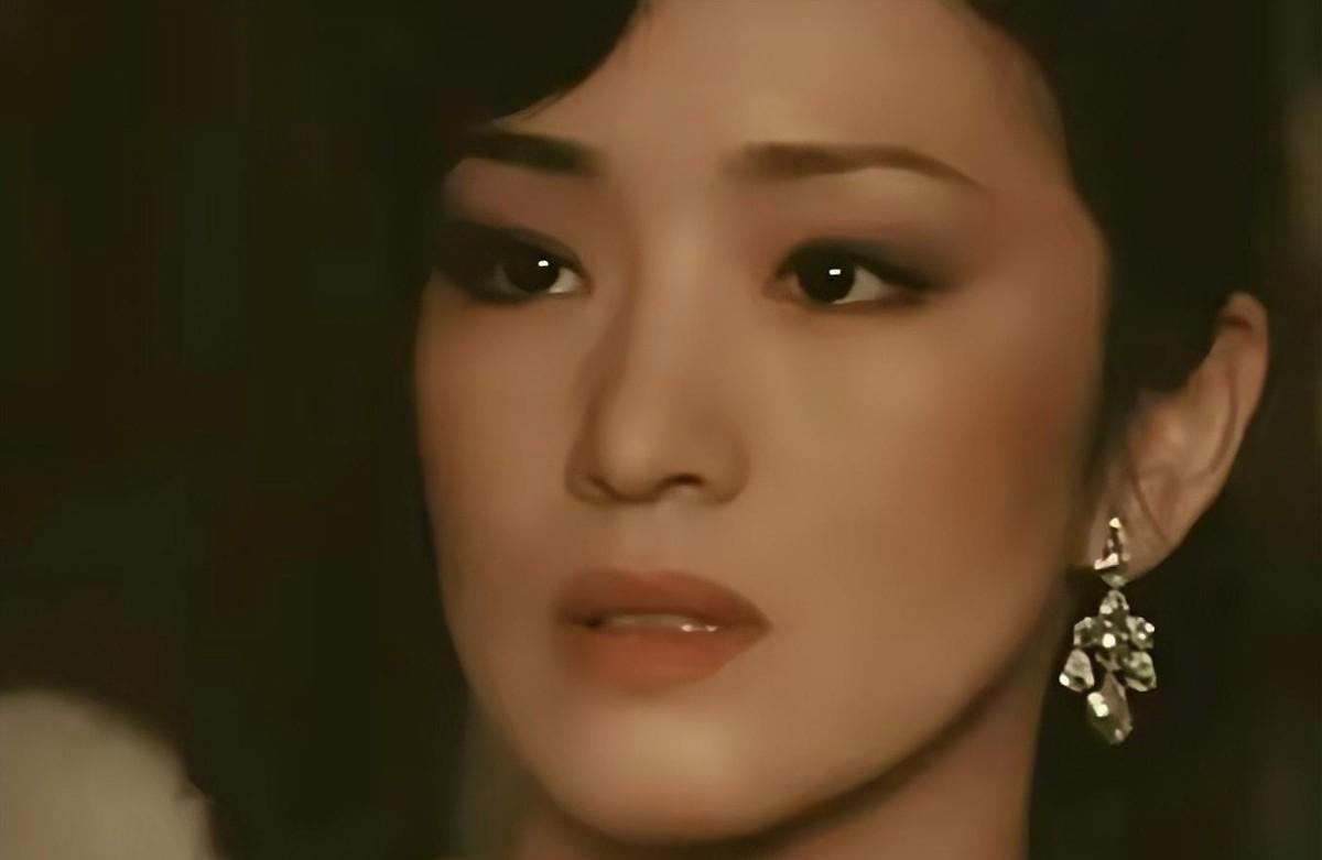 张艺谋与陈婷的爱情故事:从选角到怀孕,娱乐圈的佳话