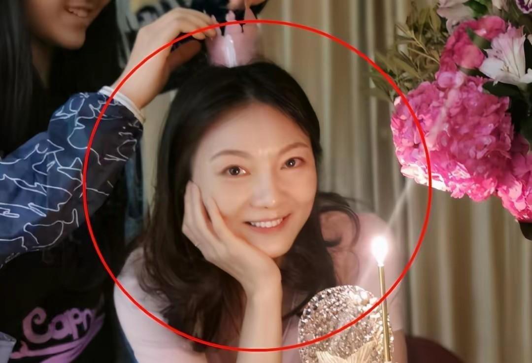 张艺谋与陈婷的爱情故事:从选角到怀孕,娱乐圈的佳话