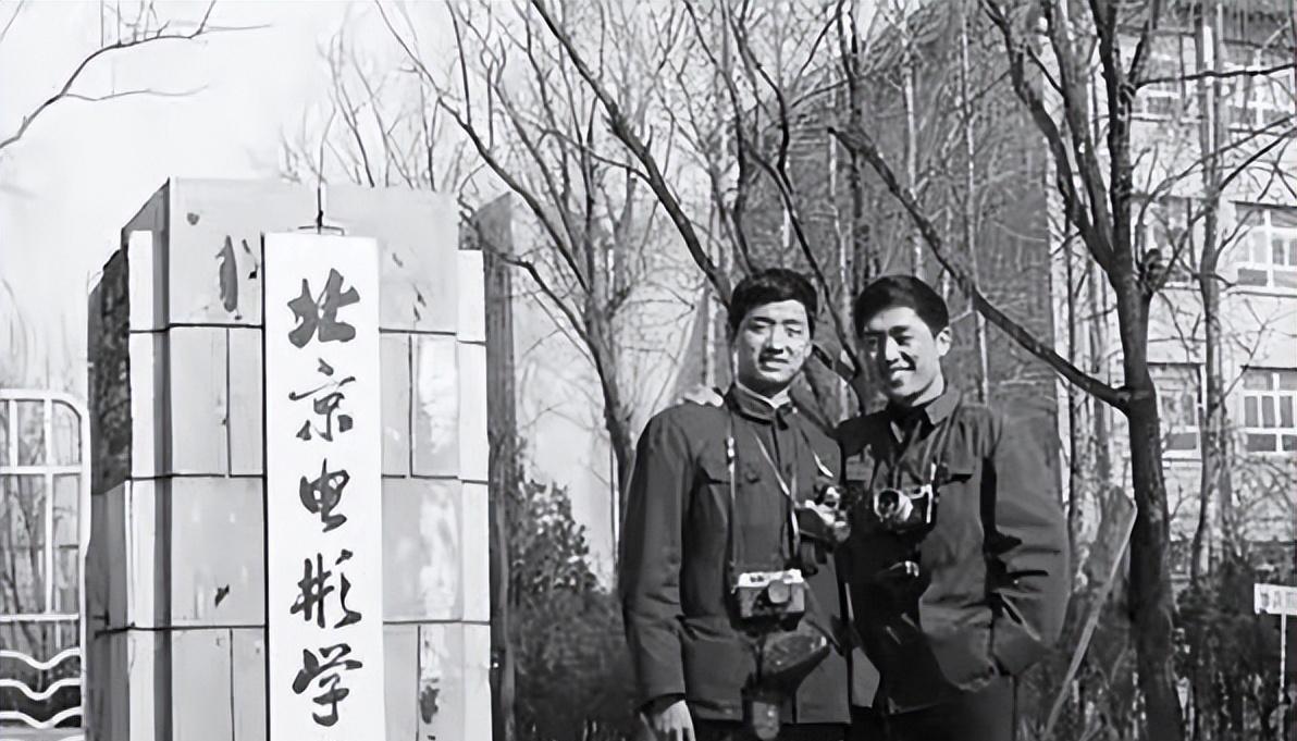 张艺谋与陈婷的爱情故事:从选角到怀孕,娱乐圈的佳话