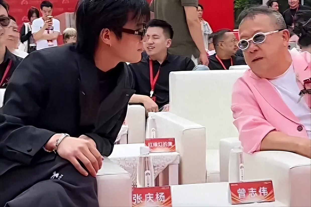 港星内地直播现状:资本面前无架子,惊人战绩背后的狼狈与机遇