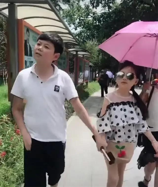 身高困扰下的杨萍:从埋怨到外出打工,她如何改变生活?