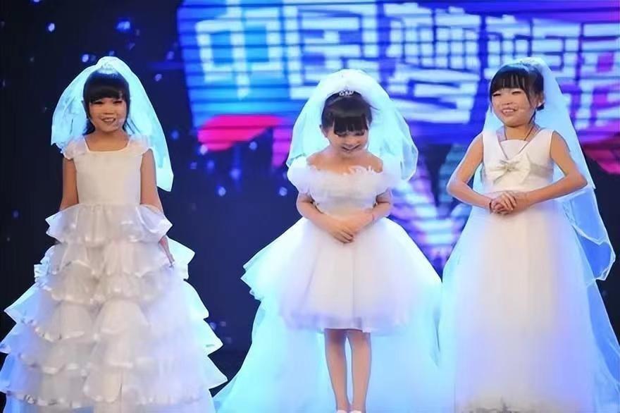 身高困扰下的杨萍:从埋怨到外出打工,她如何改变生活?