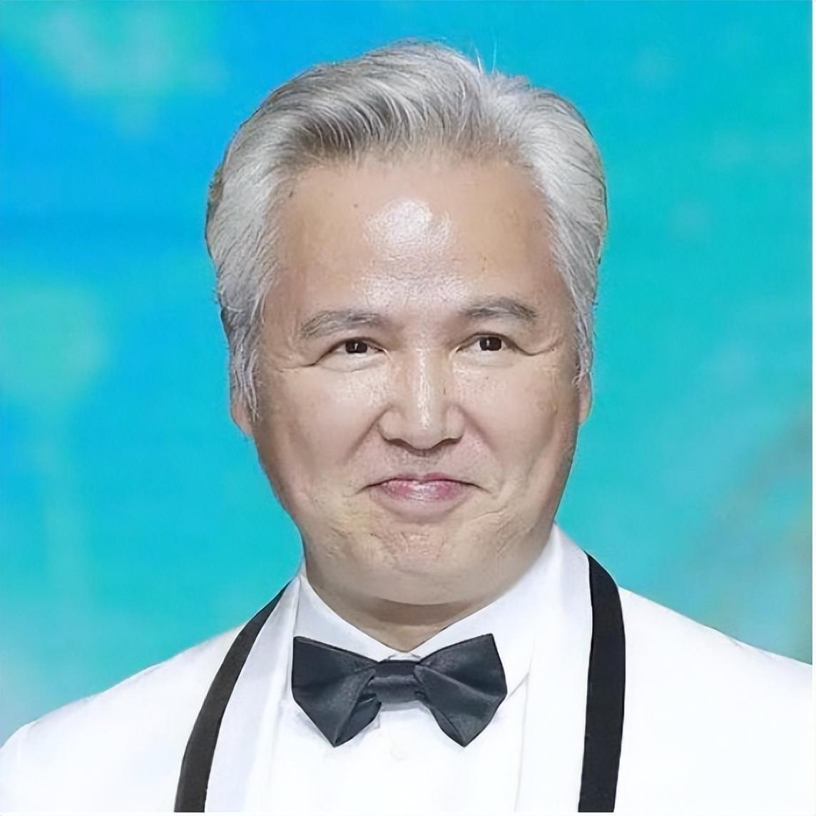 林瑞阳晒一家三口照引热议,与前妻曾哲贞分手原因成谜