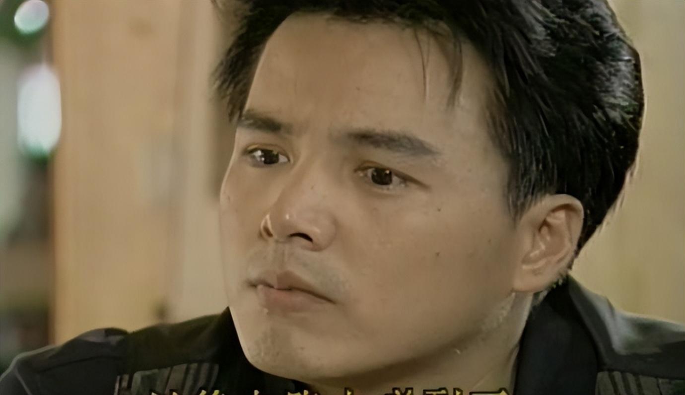 林瑞阳晒一家三口照引热议,与前妻曾哲贞分手原因成谜
