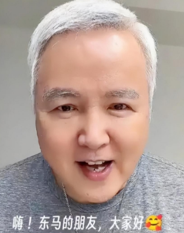 林瑞阳晒一家三口照引热议,与前妻曾哲贞分手原因成谜