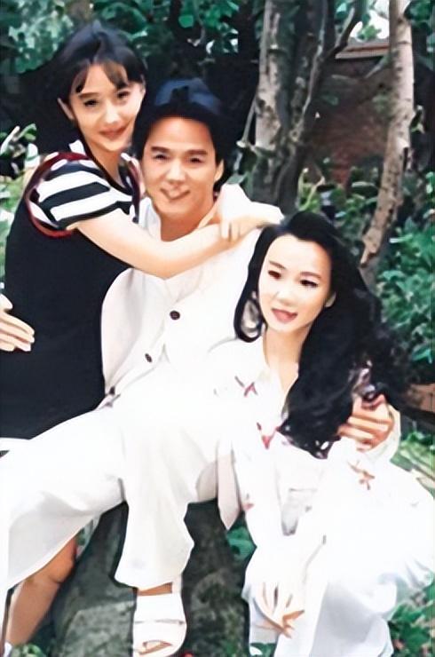 林瑞阳晒一家三口照引热议,与前妻曾哲贞分手原因成谜