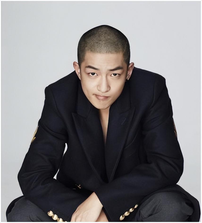 屈楚萧:从不起眼小演员到备受瞩目的演艺明星
