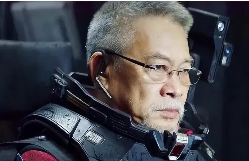 屈楚萧:从不起眼小演员到备受瞩目的演艺明星