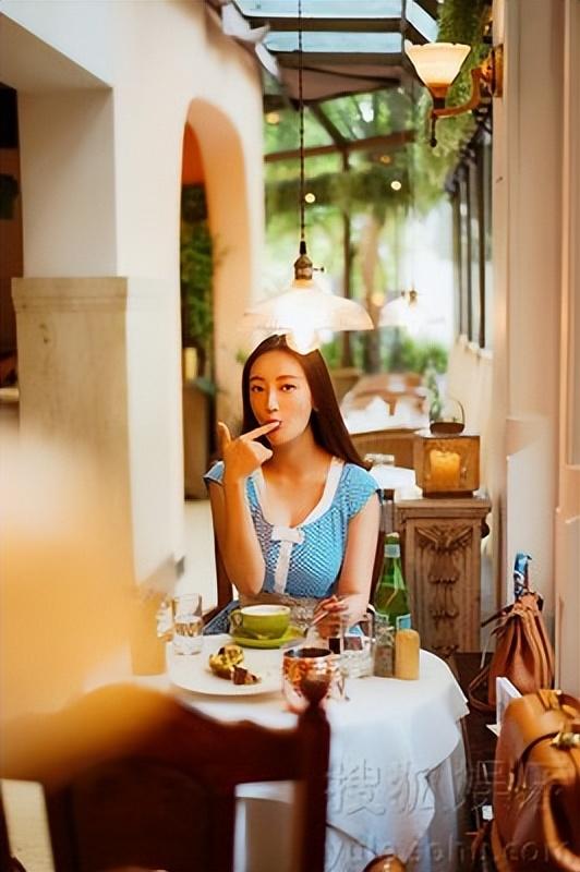 逆风翻盘!王李丹妮从普通女孩到励志偶像的娱乐圈之路