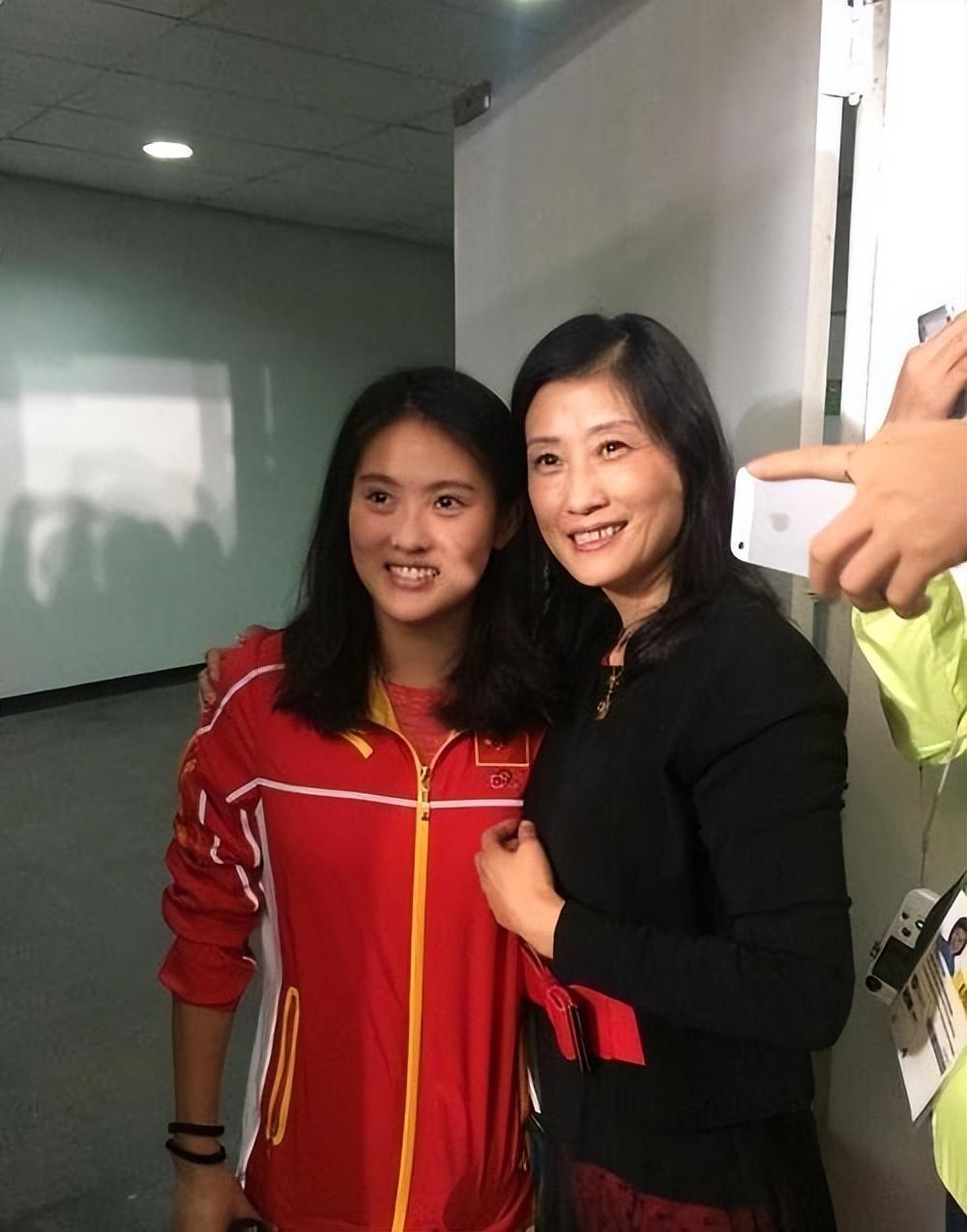 被父母抛弃的小女孩,如何成为让全国骄傲的奥运冠军?
