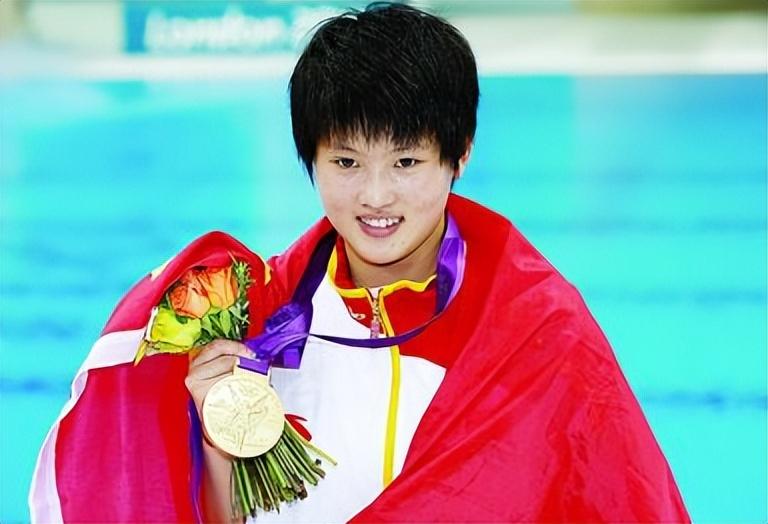 被父母抛弃的小女孩,如何成为让全国骄傲的奥运冠军?