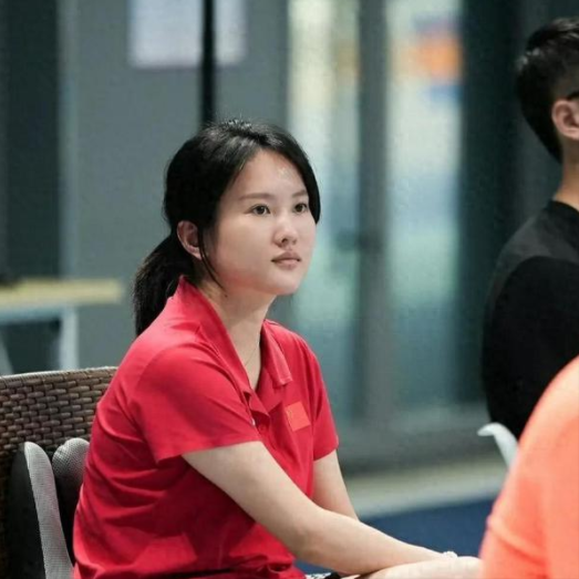 被父母抛弃的小女孩,如何成为让全国骄傲的奥运冠军?