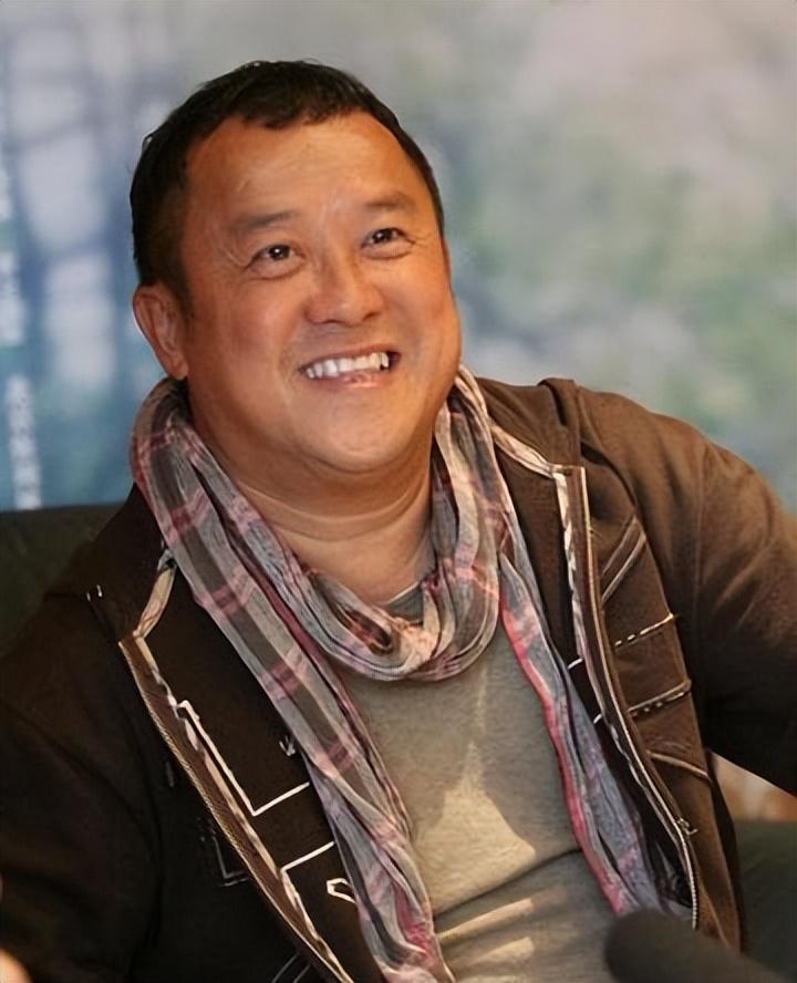 曾志伟:从被宠坏的小阿哥到香港影坛红人,家世背景惊人