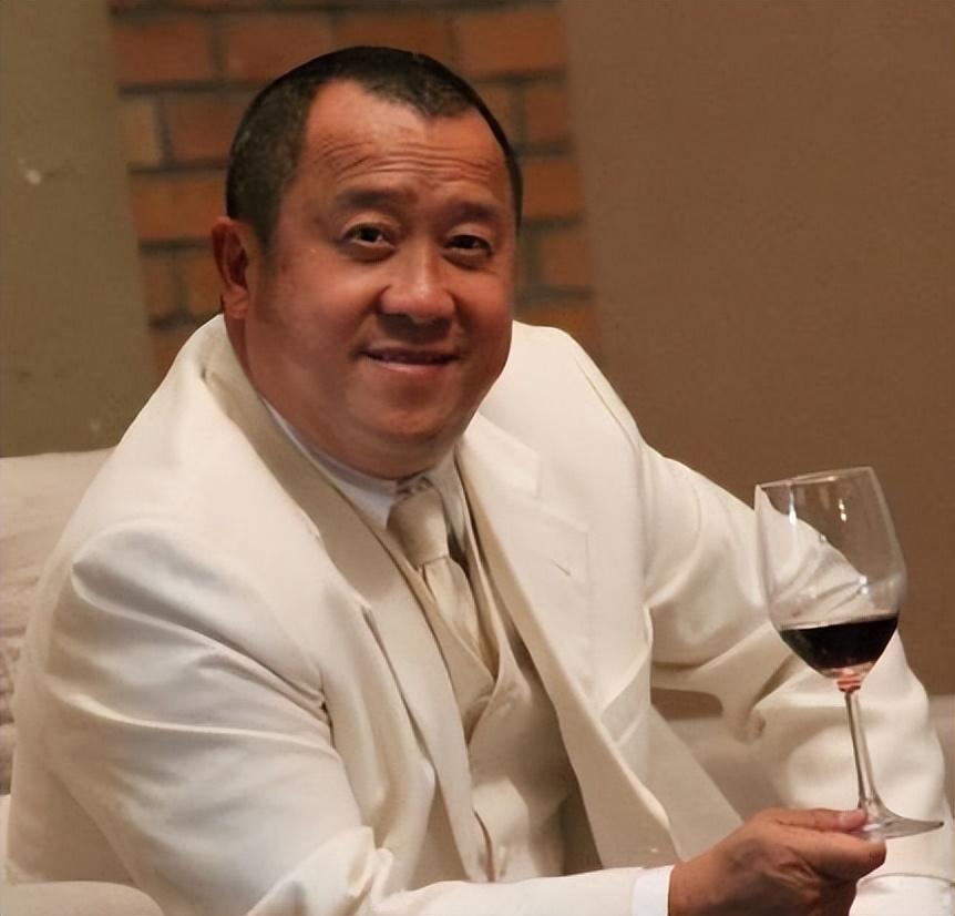 曾志伟:从被宠坏的小阿哥到香港影坛红人,家世背景惊人
