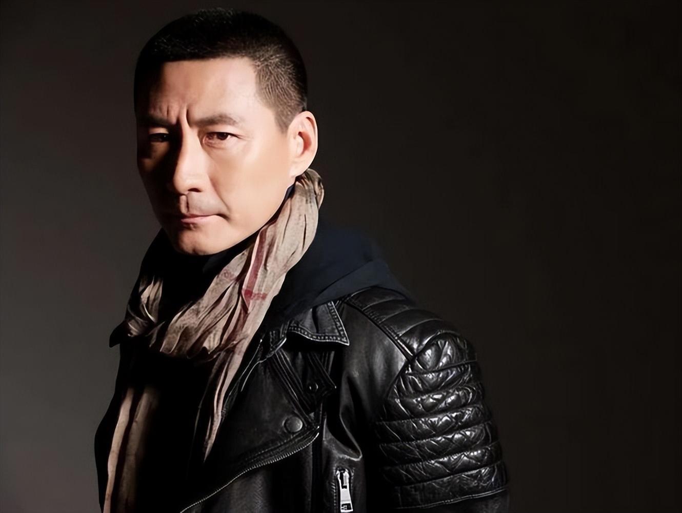 张子健:从北影宝藏男孩到百变星君,事业爱情双丰收背后的考验