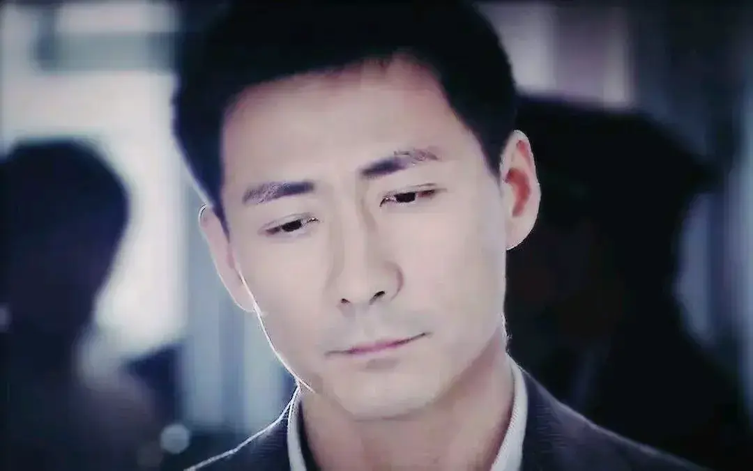张子健:从北影宝藏男孩到百变星君,事业爱情双丰收背后的考验