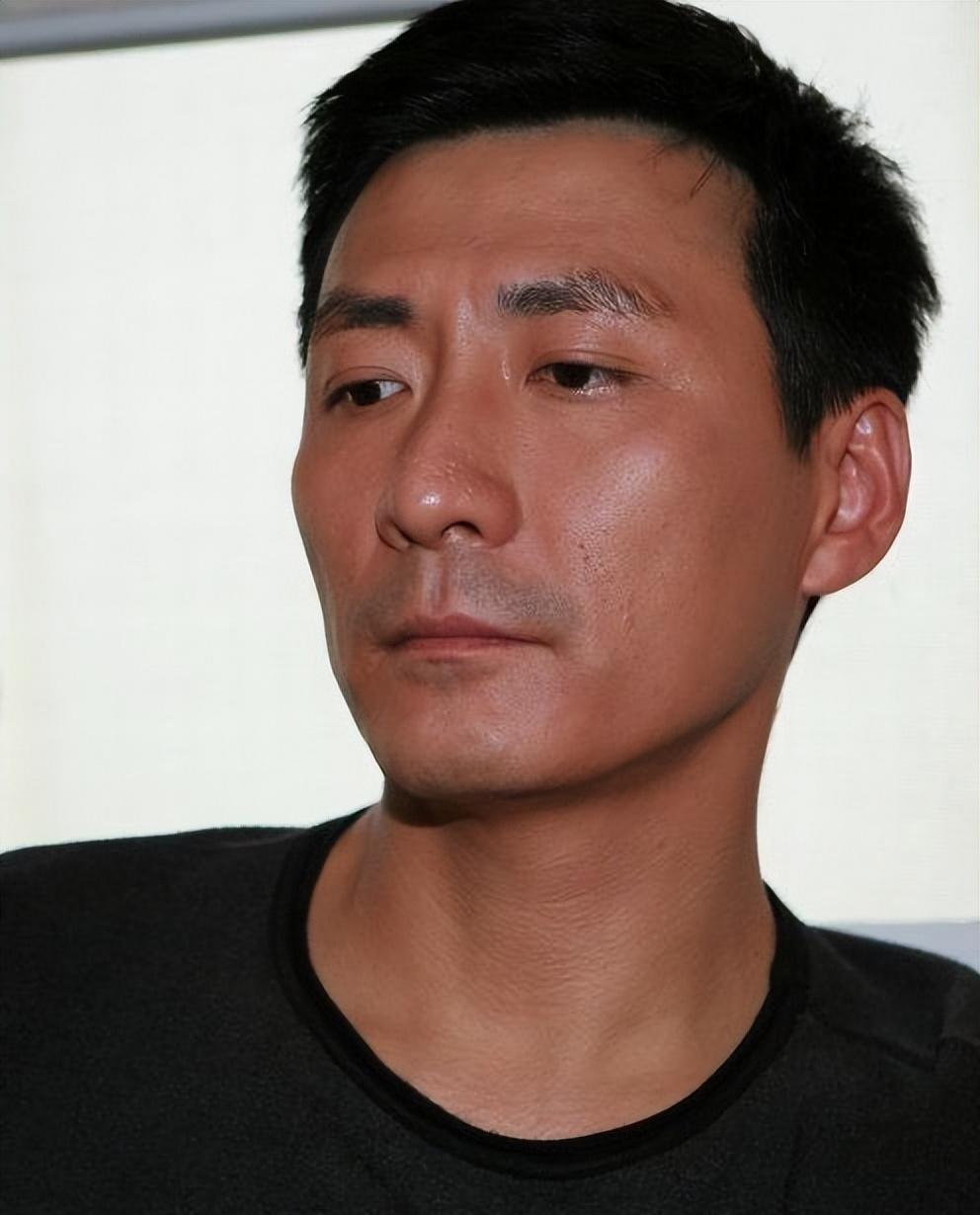 张子健:从北影宝藏男孩到百变星君,事业爱情双丰收背后的考验