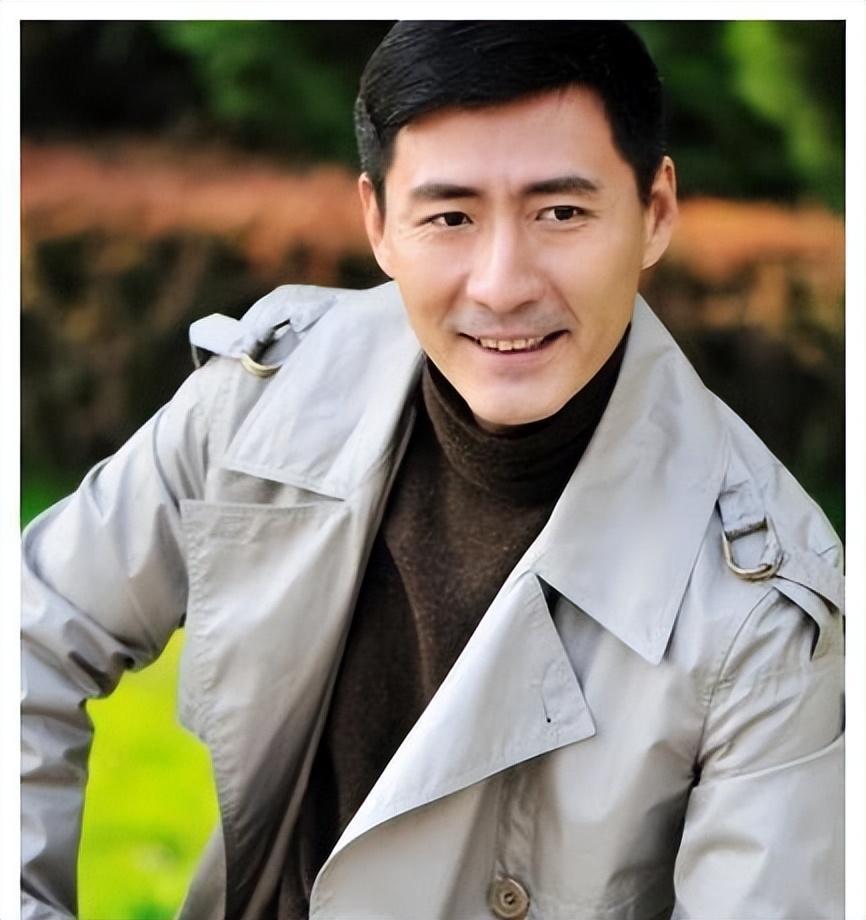 张子健:从北影宝藏男孩到百变星君,事业爱情双丰收背后的考验