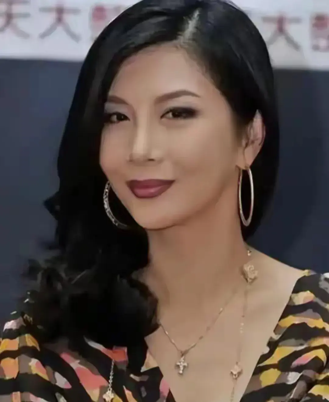风月女星李华月的传奇人生:从贫困辍学到幸福家庭主妇