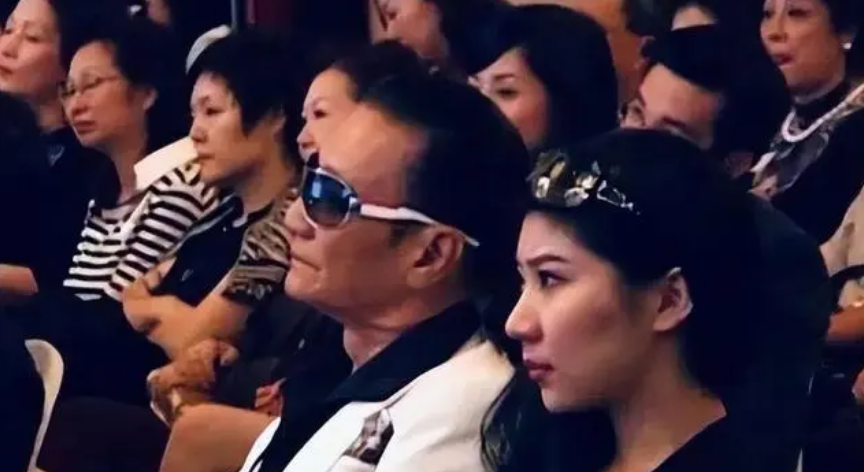 谢贤和 Coco 的爷孙恋:跨越半个世纪的爱情为何戛然而止?