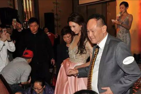 赵世曾:一生泡妞无数,为何怒砸上亿资产让女儿换对象?