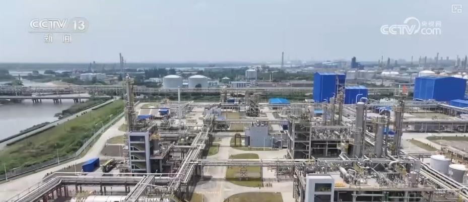 8 月我国工业生产总体平稳,产业高端化、智能化、绿色化态势明显