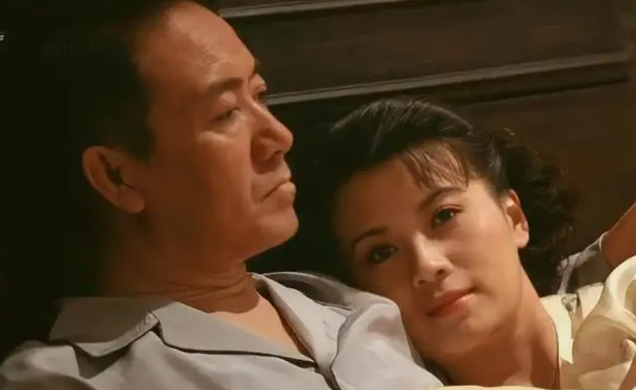 李幼斌被儿子怨恨 30 年,抛妻弃子的行为让他遗憾终生