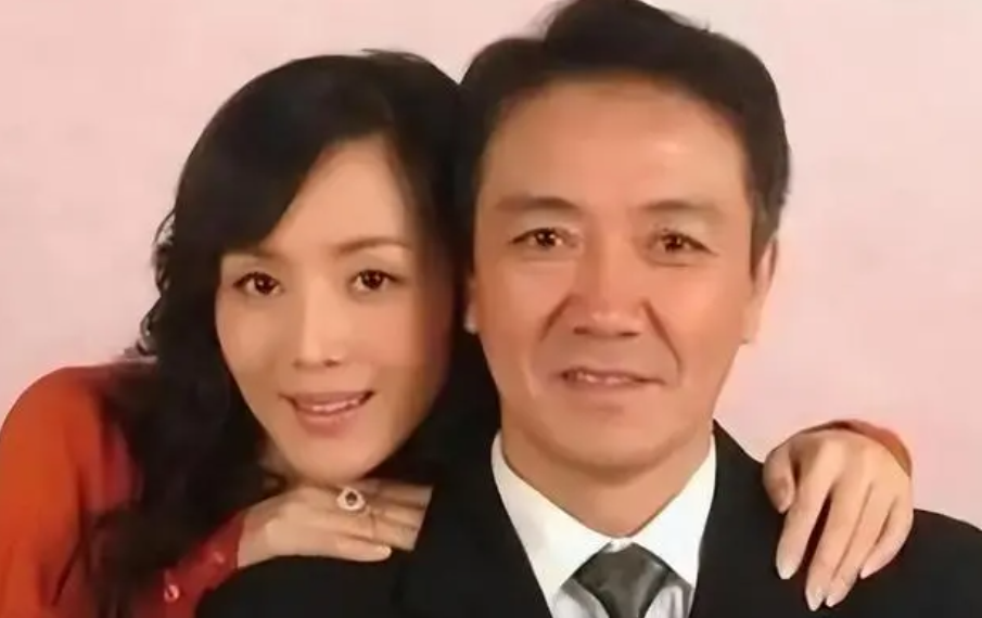 李幼斌被儿子怨恨 30 年,抛妻弃子的行为让他遗憾终生