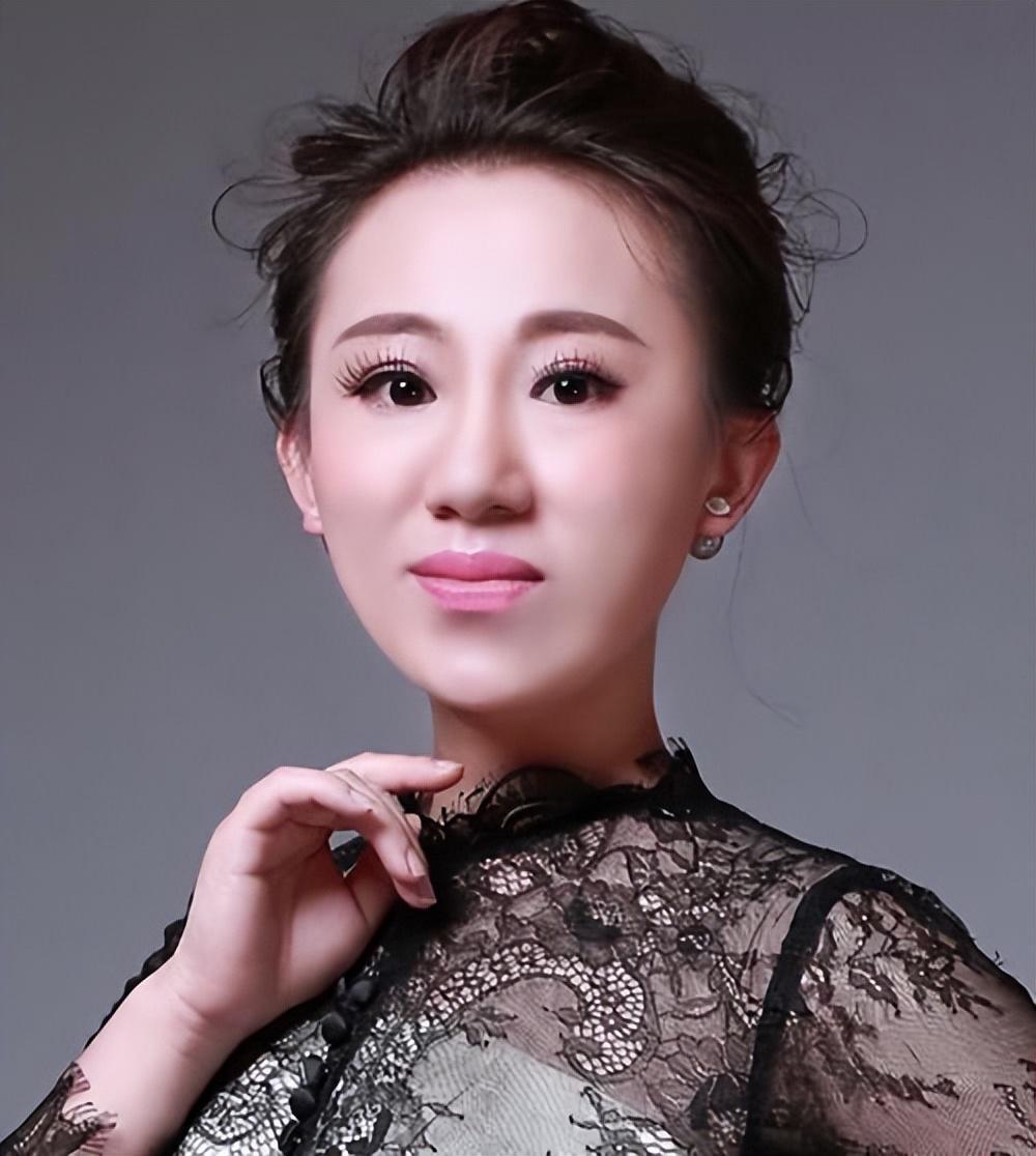 丫蛋:从春晚小品不差钱爆红到销声匿迹,背后的故事令人唏嘘