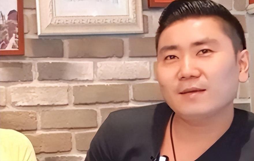鲍玺和妮莎的跨国恋:性别与家庭的挑战,爱情能否跨越一切?